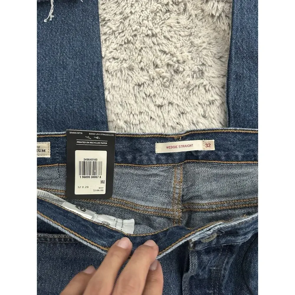 Levi's Premium Wedgie Straight Jeans NWT Button Fly Medium Wash Denim Size 32 - Picture 3 of 8
